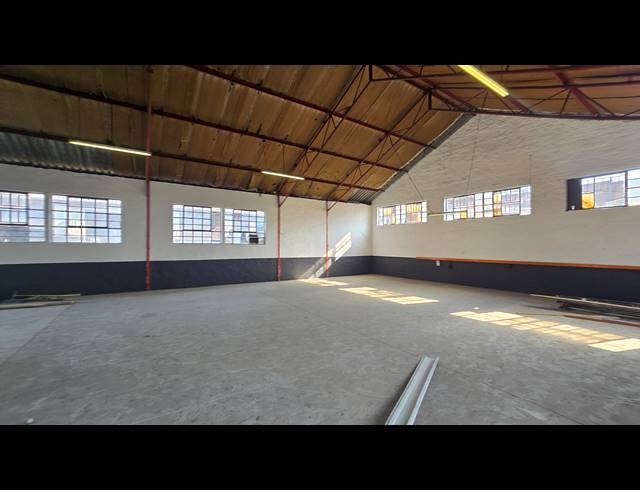 493M² WAREHOUSE TO LET IN SEBENZA